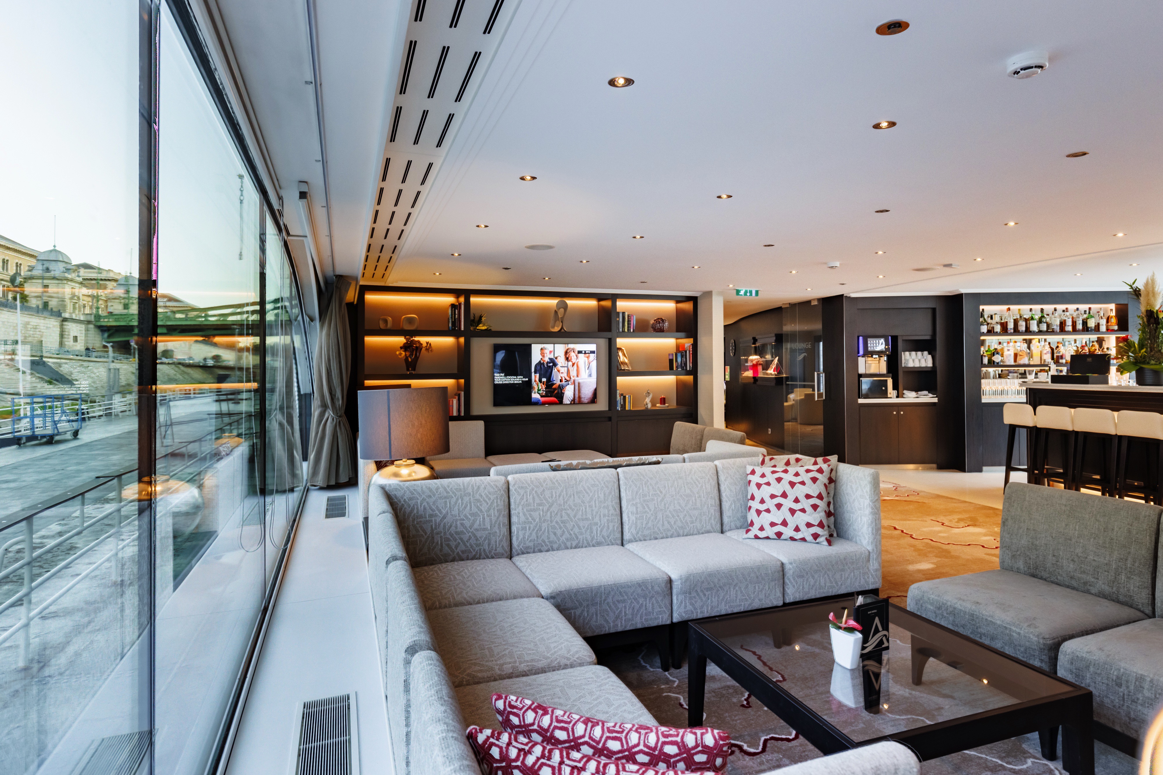 Avalon Illumination - Panorama Lounge